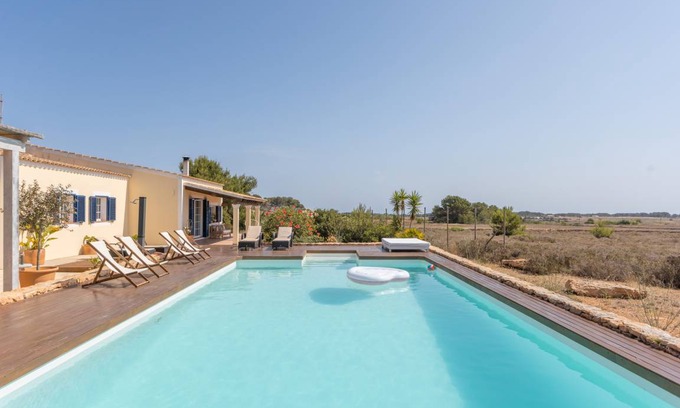 Pilar de la Mola House | 180 m² House ∙ 4 bedrooms ∙ 8 guests