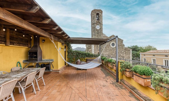 Garriguella House | 180 m² House ∙ 4 bedrooms ∙ 10 guests