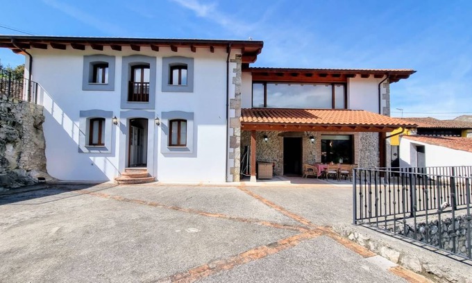 Parres Municipality House | 185 m² House ∙ 3 bedrooms ∙ 8 guests