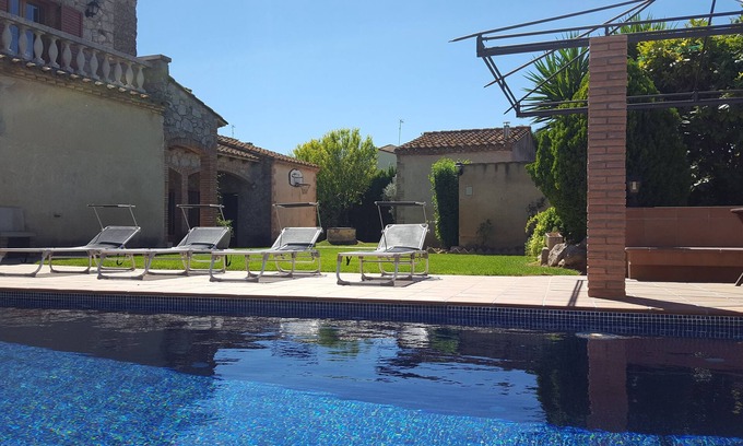 Riumors Hostel | 2 PRIVATE ROOMS + SWIMMING POOL