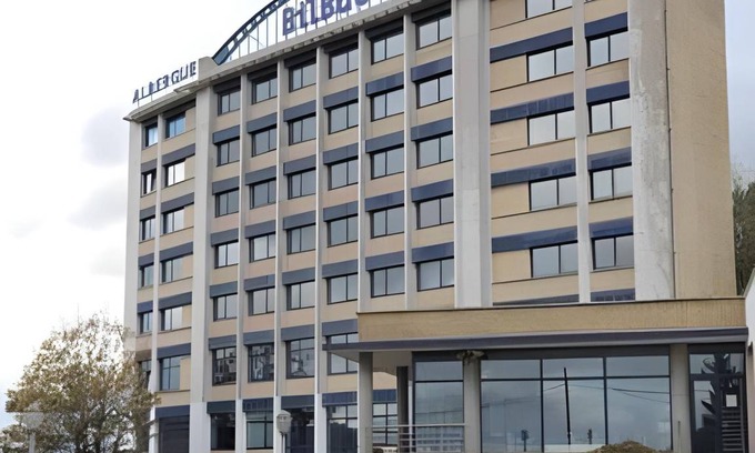 Basurto-Zorroza Hostel | 20 m² Hostel ∙ 127 guests