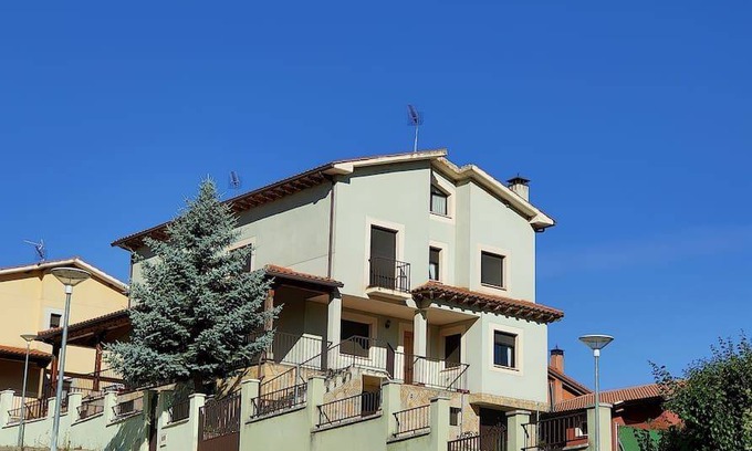 Huerta de Rey Apartment | 200 m² Apartment ∙ 6 bedrooms ∙ 14 guests