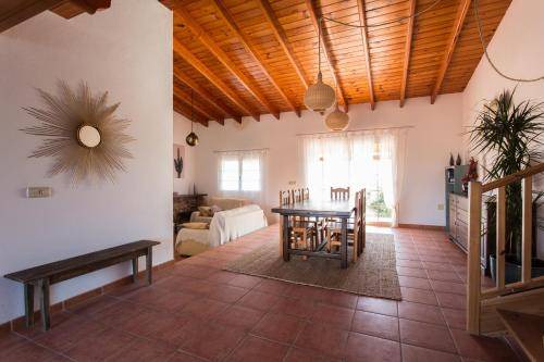 Pilar de la Mola House | 200 m² House ∙ 4 bedrooms ∙ 9 guests