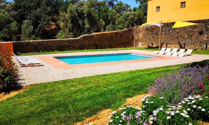 Garriguella House | 200 m² Finca ∙ 4 bedrooms ∙ 13 guests
