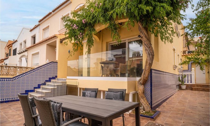 Aguadulce House | 200 m² Maisonette ∙ 3 bedrooms ∙ 6 guests