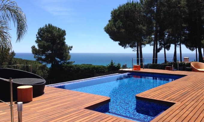 Sant Pol De Mar Villa | 200 m² Villa ∙ 4 bedrooms ∙ 8 guests