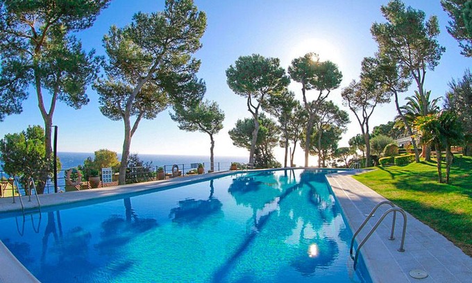 Llafranc Villa | 200 m² Villa ∙ 5 bedrooms ∙ 8 guests
