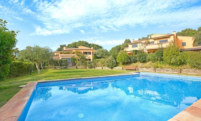 Llafranc Villa | 202 m² Villa ∙ 5 bedrooms ∙ 9 guests