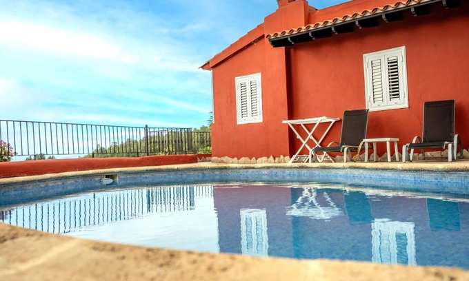 Santa Barbara House | 210 m² House ∙ 3 bedrooms ∙ 5 guests