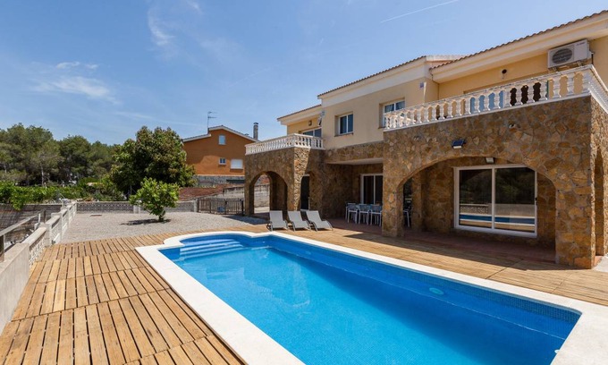 Olivella House | 220 m² House ∙ 5 bedrooms ∙ 10 guests