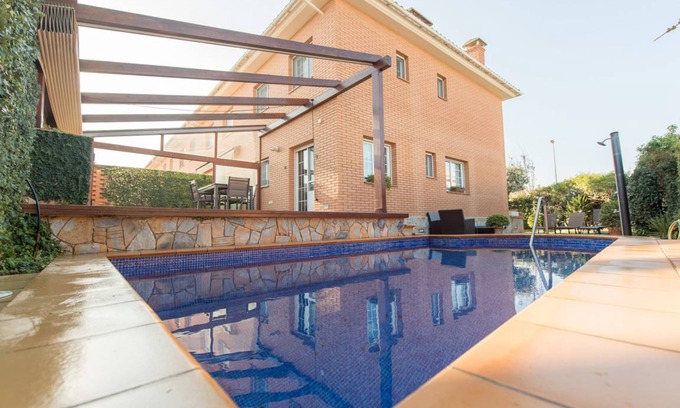 Pineda de Mar Cottage | 229 m² Cabin ∙ 3 bedrooms ∙ 7 guests