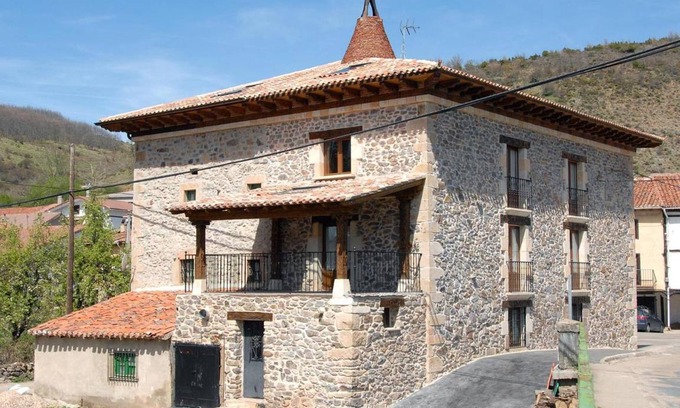 Barbadillo del Pez House | 240 m² House ∙ 6 bedrooms ∙ 17 guests