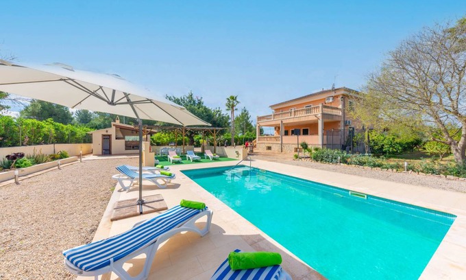 Es Garrovers Villa | 240 m² Villa ∙ 4 bedrooms ∙ 8 guests