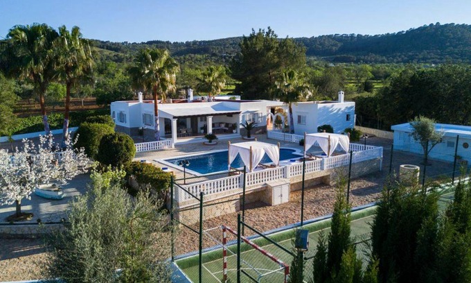 Sant Rafael de Sa Creu House | 250 m² House ∙ 5 bedrooms ∙ 10 guests