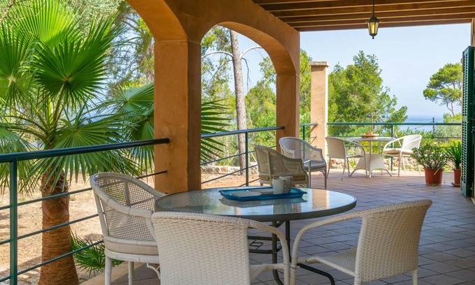 Port des Canonge Ski Chalet | 250 m² Chalet ∙ 5 bedrooms ∙ 6 guests