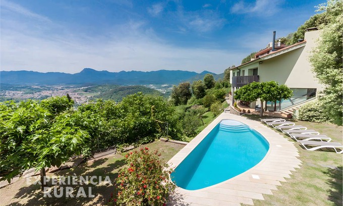 Sant Joan les Fonts House | 250 m² House ∙ 5 bedrooms ∙ 14 guests