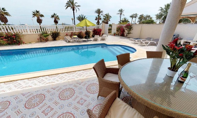 El Algar House | 250 m² House ∙ 3 bedrooms ∙ 8 guests