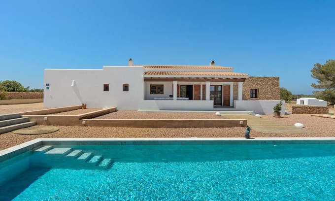 Formentera Villa | 250 m² Villa ∙ 3 bedrooms ∙ 6 guests