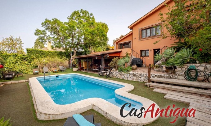 El Olivar Villa | 260 m² Villa ∙ 6 bedrooms ∙ 10 guests