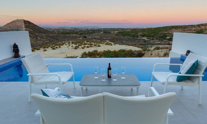 Rojales Villa | 277 m² Villa ∙ 3 bedrooms ∙ 6 guests