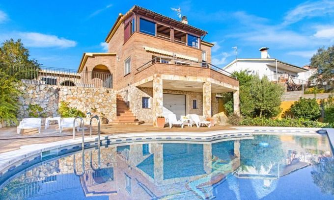 Blanes House | 282 m² House ∙ 4 bedrooms ∙ 8 guests