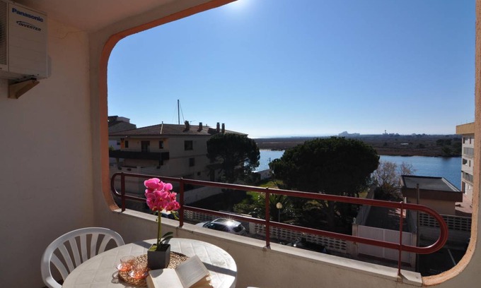 Santa Margarida Apartment | 30 m² Studio flat ∙ 1 bedroom ∙ 3 guests