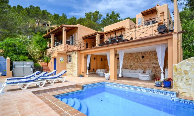 Sant Josep de sa Talaia House | 300 m² House ∙ 5 bedrooms ∙ 10 guests