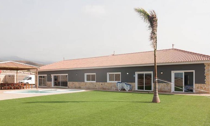 Los Gavilanes House | 300 m² House ∙ 6 bedrooms ∙ 17 guests
