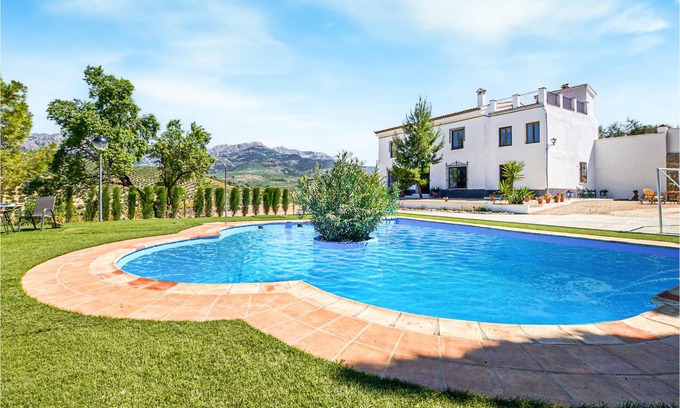 Cazorla House | 300 m² House ∙ 5 bedrooms ∙ 12 guests