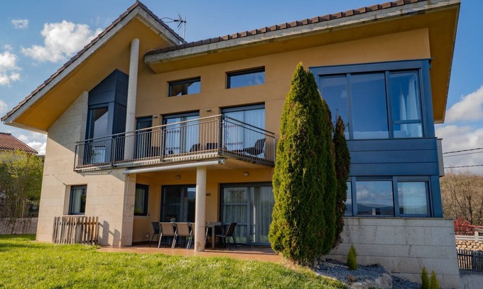 El Rasillo de Cameros Villa | 310 m² Villa ∙ 4 bedrooms ∙ 8 guests