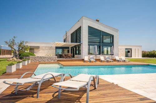 Es Canutells Villa | 317 m² Villa ∙ 5 bedrooms ∙ 11 guests