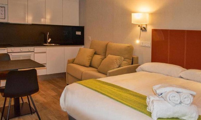 Aranda de Duero Hotel | 32 m² Hotel ∙ 2 guests