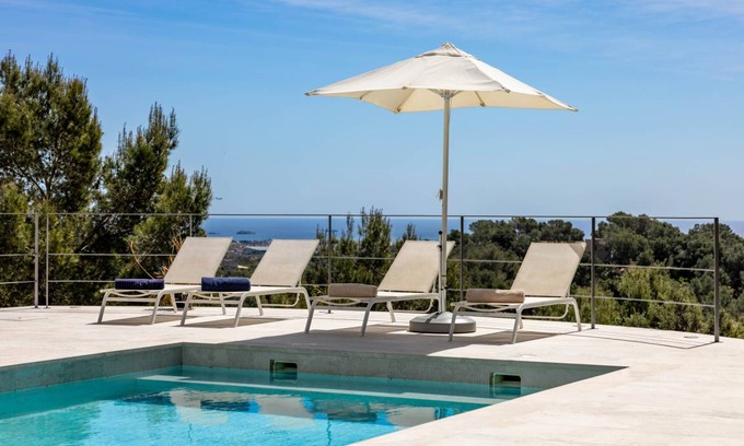 Sant Josep de sa Talaia Villa | 320 m² Villa ∙ 4 bedrooms ∙ 8 guests