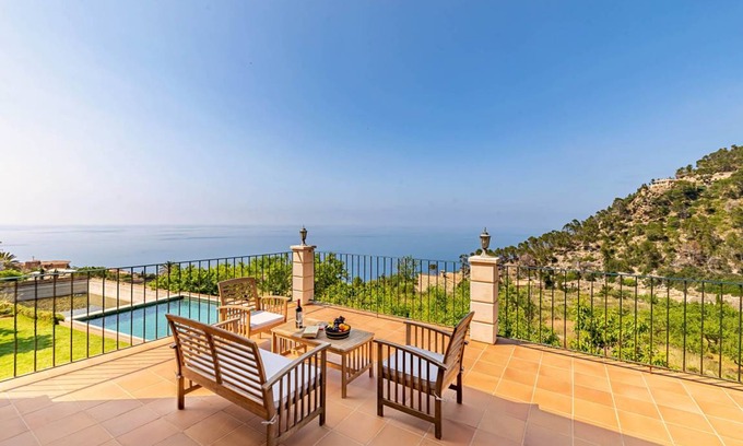 Banyalbufar Villa | 340 m² Villa ∙ 4 bedrooms ∙ 8 guests