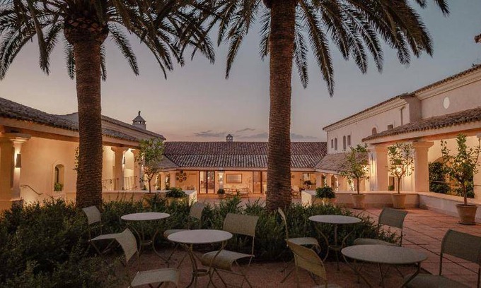 Monesterio Hotel | 35 m² Hotel ∙ 10 guests