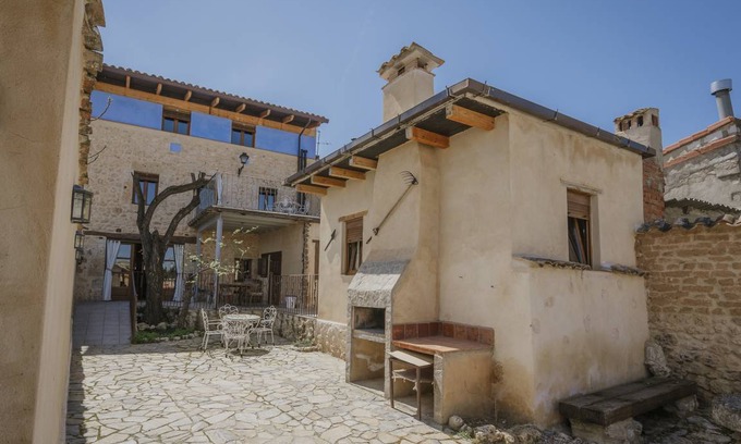 Mambrilla de Castrejon House | 350 m² House ∙ 9 bedrooms ∙ 26 guests