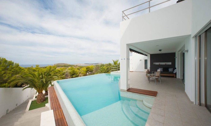 Cala Comte House | 350 m² House ∙ 3 bedrooms ∙ 6 guests