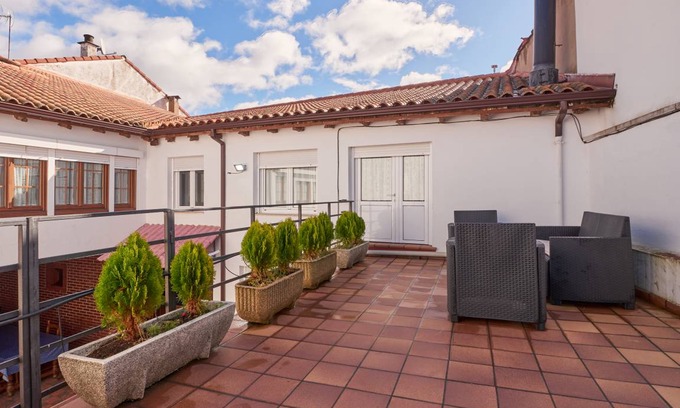 Cimanes del Tejar House | 350 m² House ∙ 6 bedrooms ∙ 12 guests