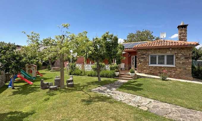 Tera House | 350 m² House ∙ 4 bedrooms ∙ 9 guests