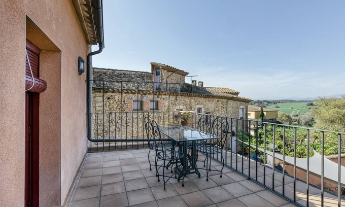 Orriols House | 350 m² House ∙ 7 bedrooms ∙ 18 guests