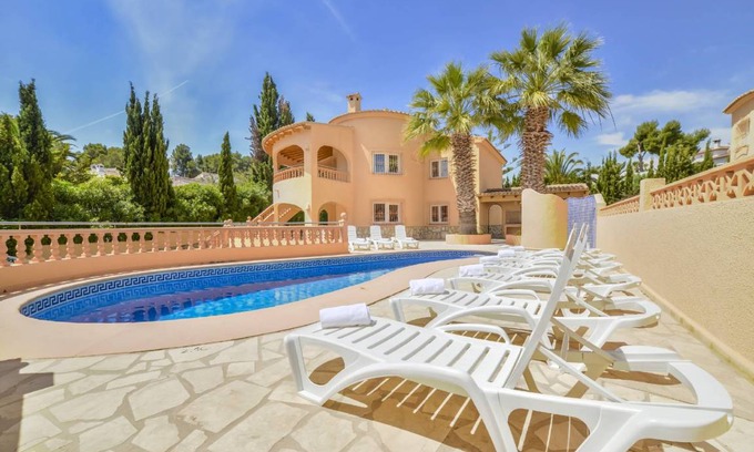 Moravit Villa | 350 m² Villa ∙ 7 bedrooms ∙ 14 guests