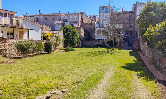 Banyoles House | 352 m² House ∙ 4 bedrooms ∙ 10 guests