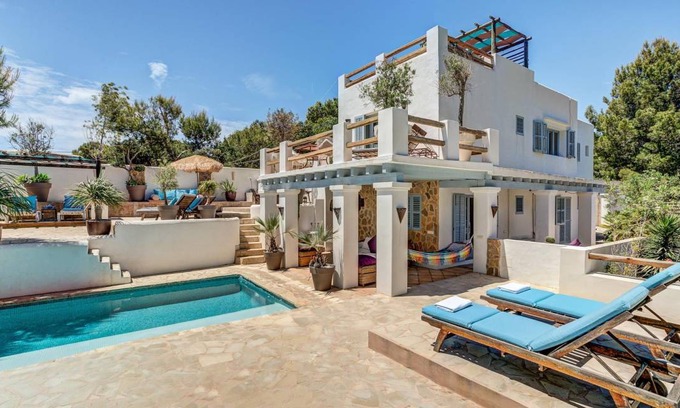 Sant Josep de sa Talaia Villa | 354 m² Villa ∙ 4 bedrooms ∙ 8 guests