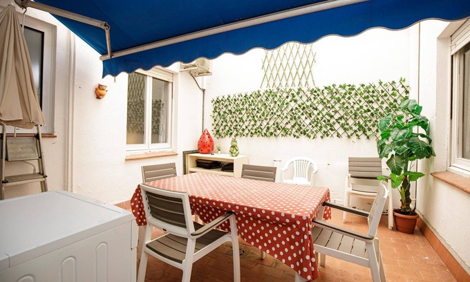 Roses Town Center Apartment | 4 bedroom cozy apartment in Roses