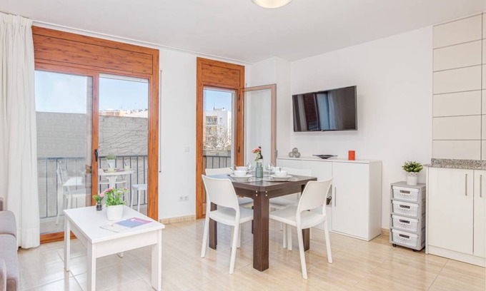 Roses Town Center Apartment | 40 m² Apartment ∙ 1 bedroom ∙ 4 guests