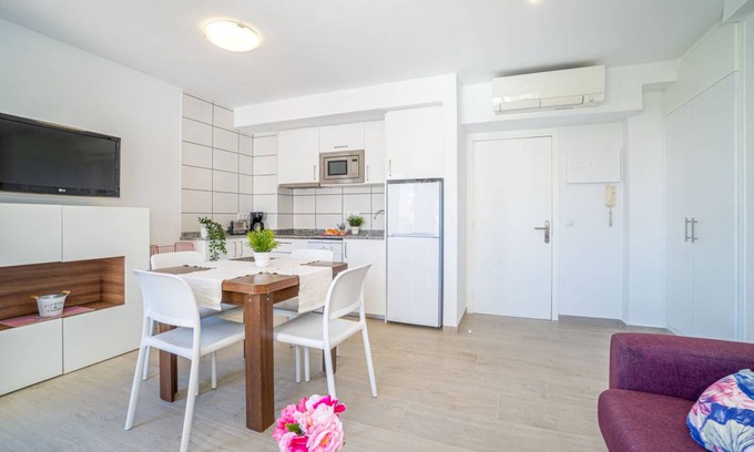 Roses Town Center Apartment | 40 m² Apartment ∙ 1 bedroom ∙ 4 guests