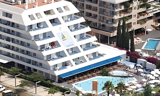 Santa Susanna Hotel | 40 m² Hotel ∙ 10 guests