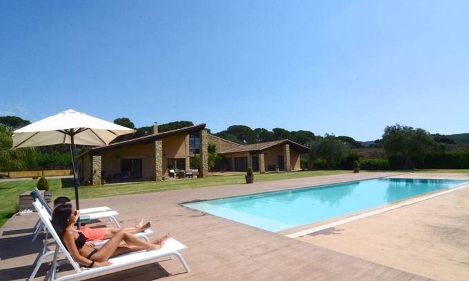Begur Villa | 400 m² Villa ∙ 5 bedrooms ∙ 10 guests