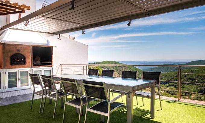Guisando House | 440 m² House ∙ 5 bedrooms ∙ 16 guests