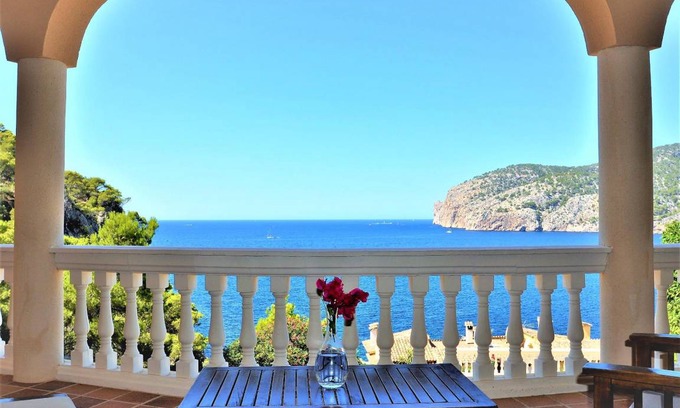 Camp de Mar House | 450 m² House ∙ 4 bedrooms ∙ 8 guests